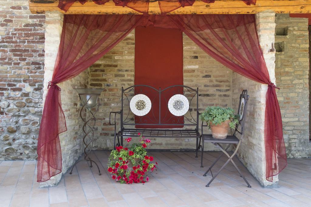 Agriturismo Corte Decia Saludecio Kültér fotó